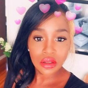 Meet your Posher, Tavia